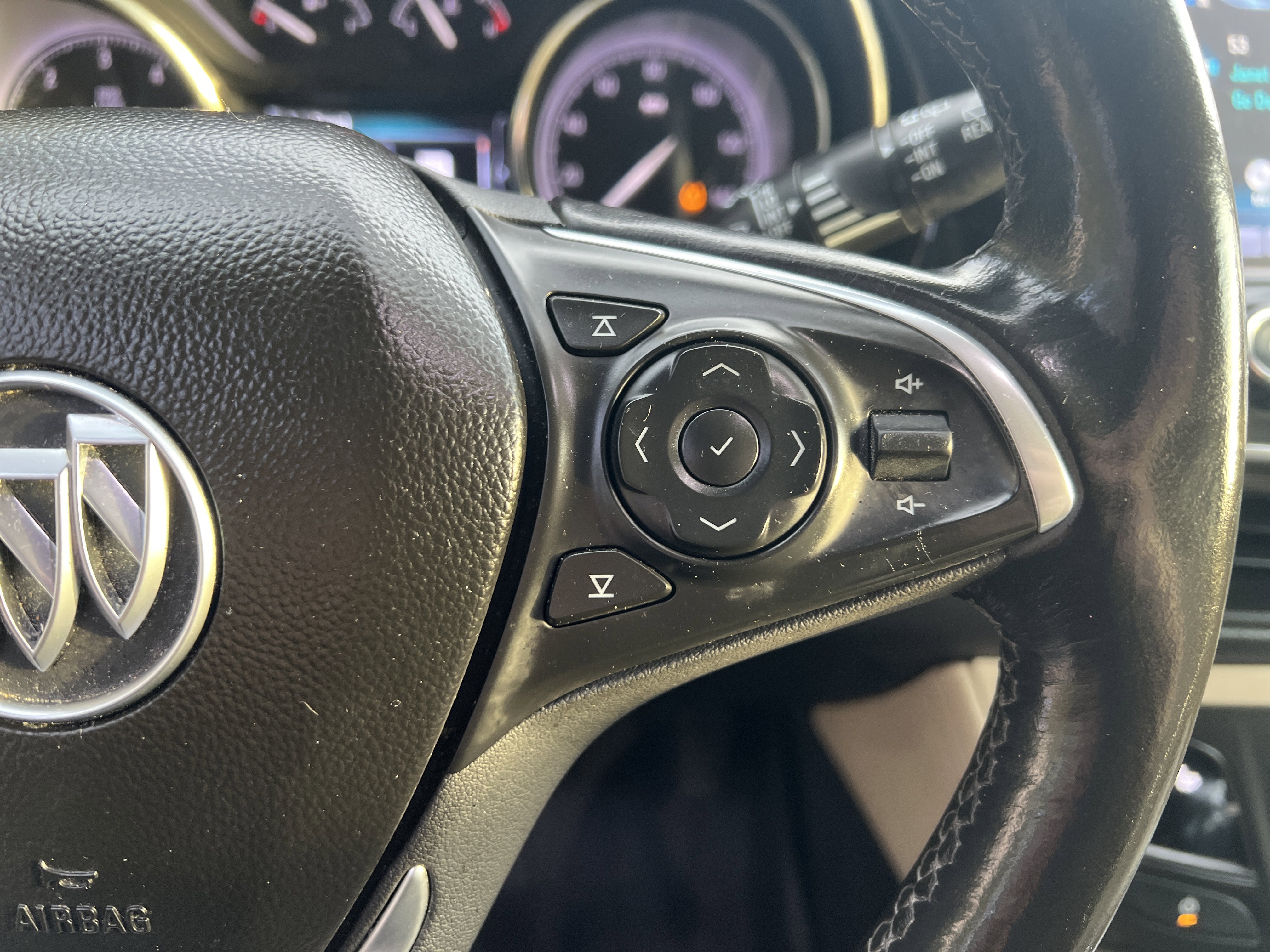 Used 2020 Buick Envision Essence image 20