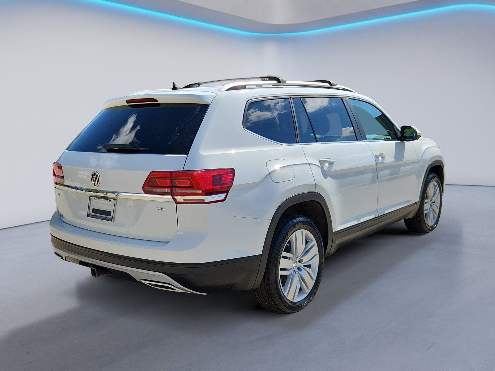 Used 2019 Volkswagen Atlas SE w/ Towing Package FWD image 4