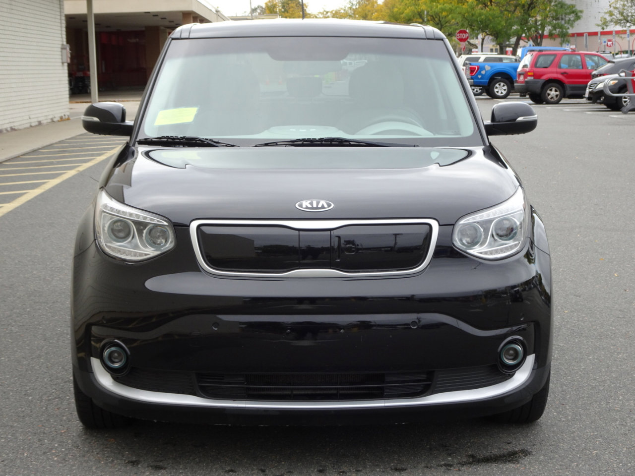 Used 2017 Kia Soul EV + image 2