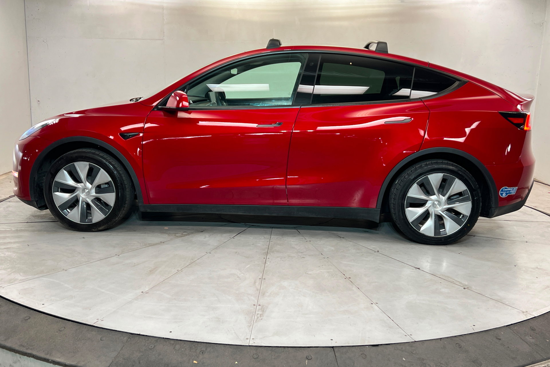 Used 2020 Tesla Model Y Long Range AWD/4WD image 2