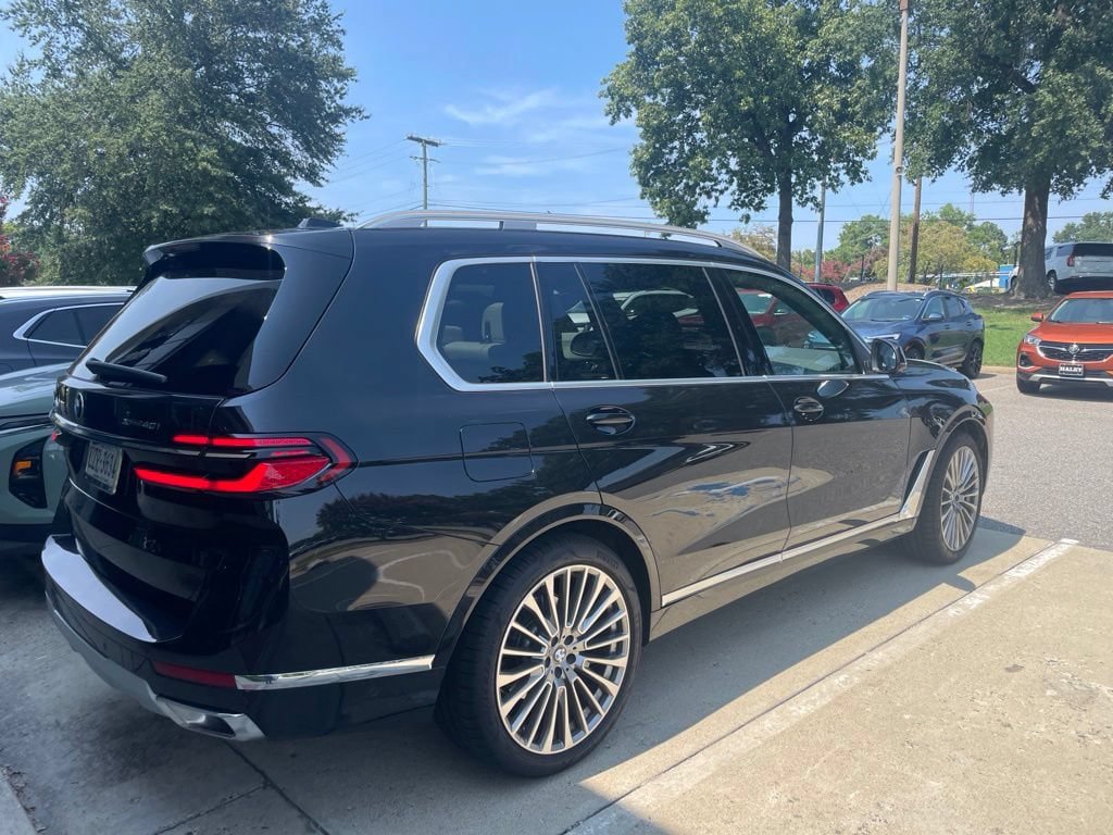 Used 2026 BMW X7 xDrive40i AWD/4WD image 2