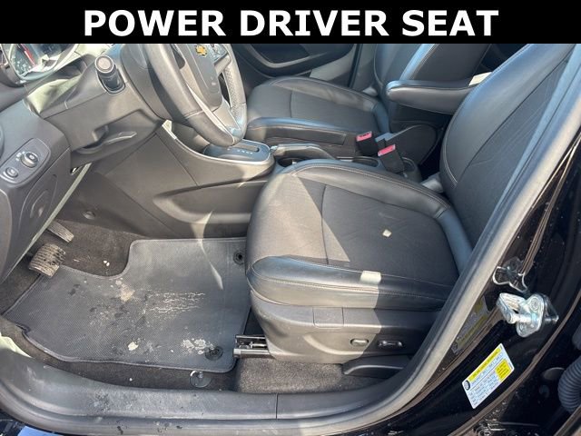 Used 2022 Chevrolet Trax LT w/ Midnight Edition AWD/4WD image 9