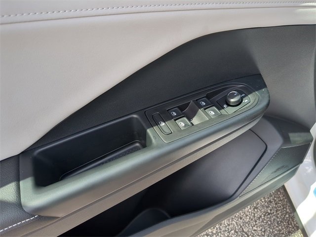 New 2025 Volkswagen Taos SE image 17