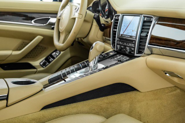 Used 2012 Porsche Panamera 4 image 22