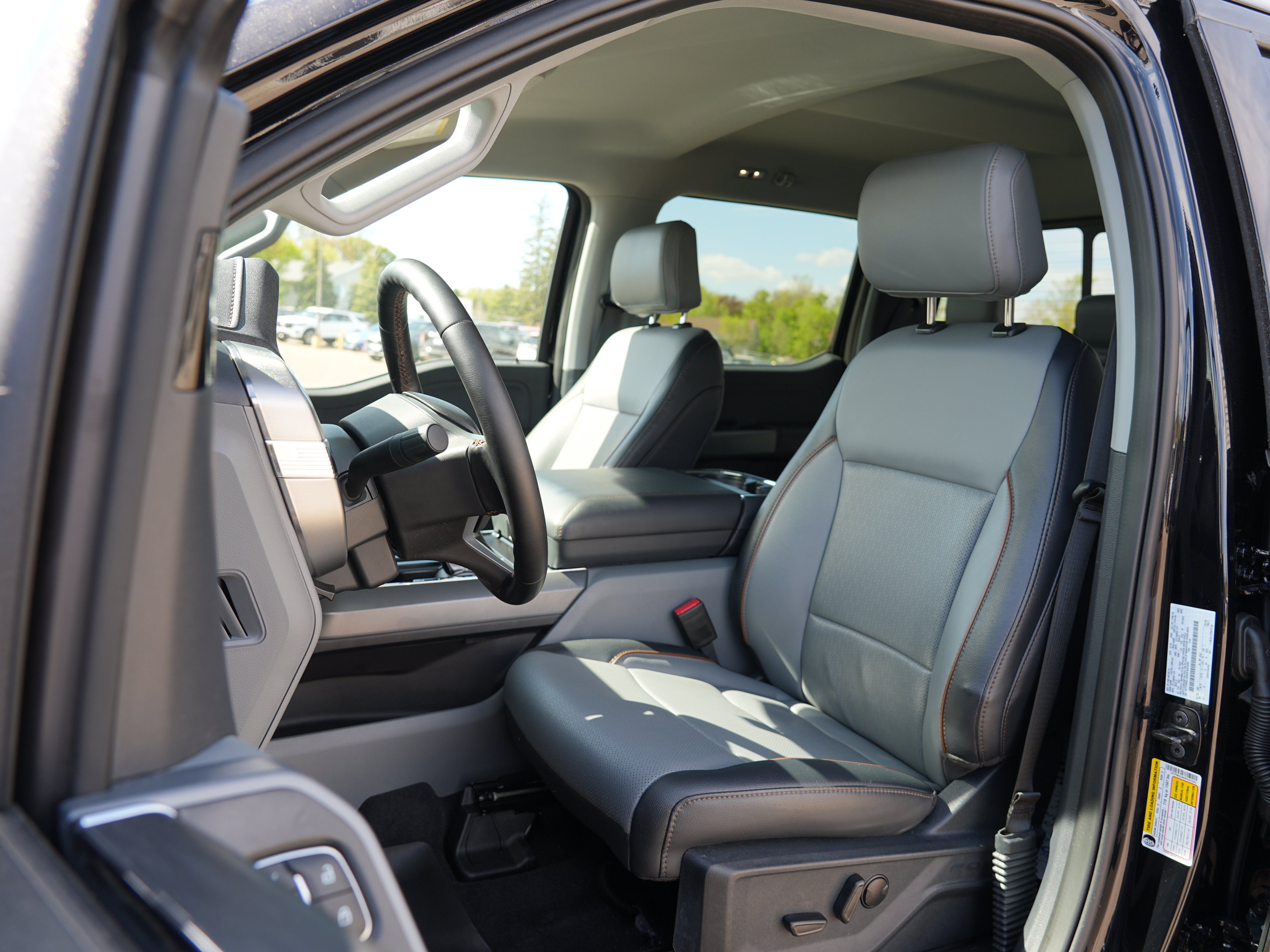 Used 2025 Ford F150 Lariat w/ Equipment Group 501A Mid AWD/4WD image 15