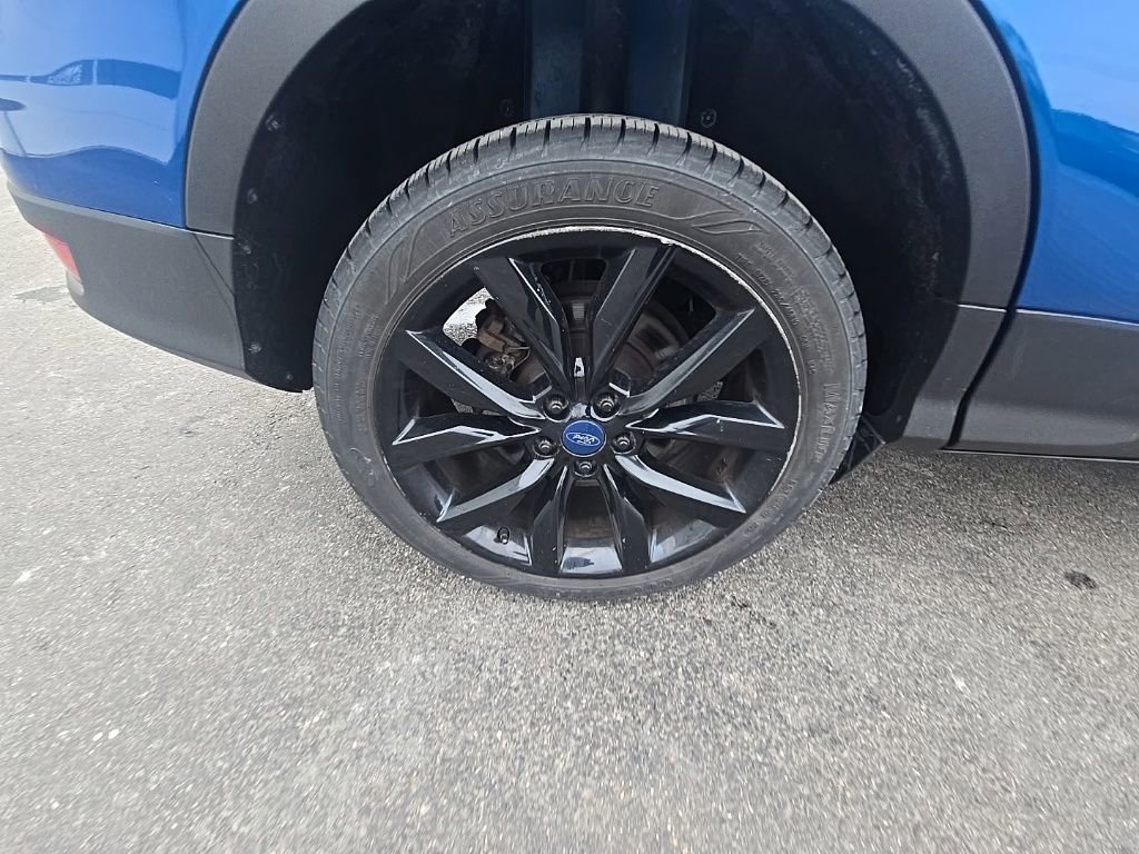 Used 2017 Ford Escape SE w/ Equipment Group 201A image 11