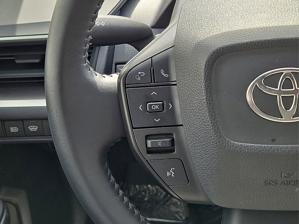 Used 2025 Toyota Prius LE image 20