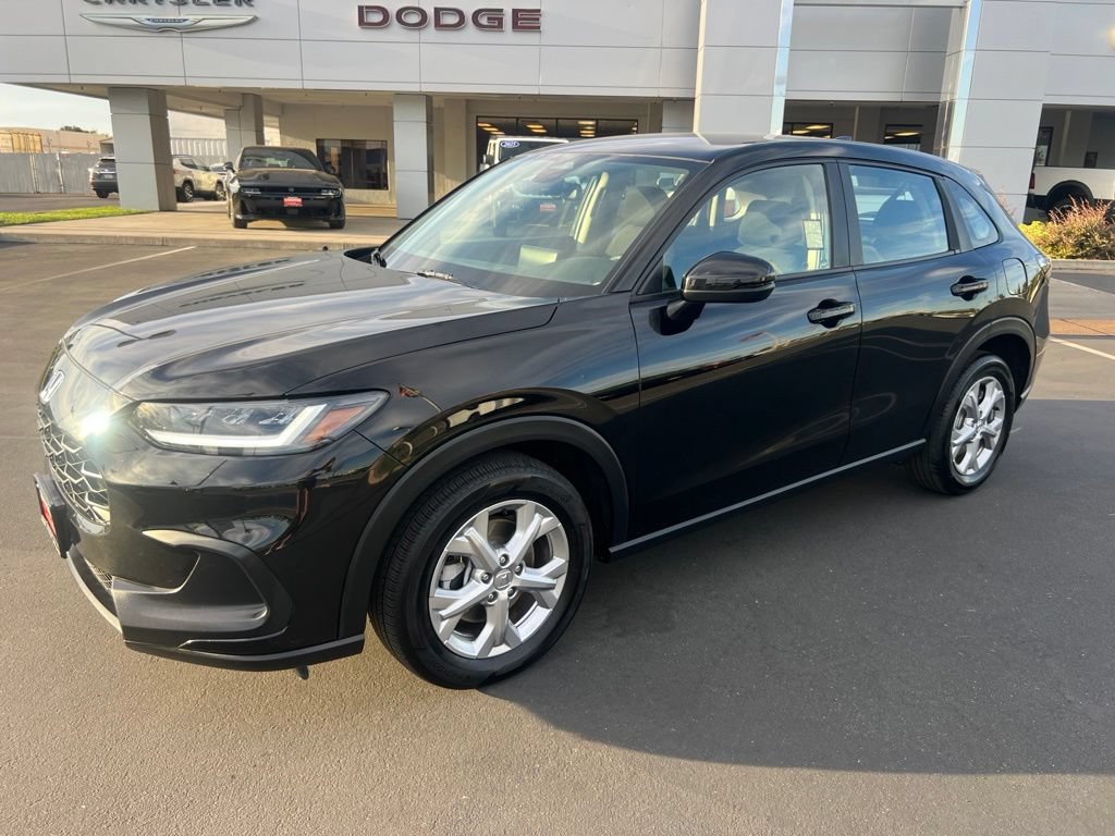 Used 2025 Honda HR-V LX