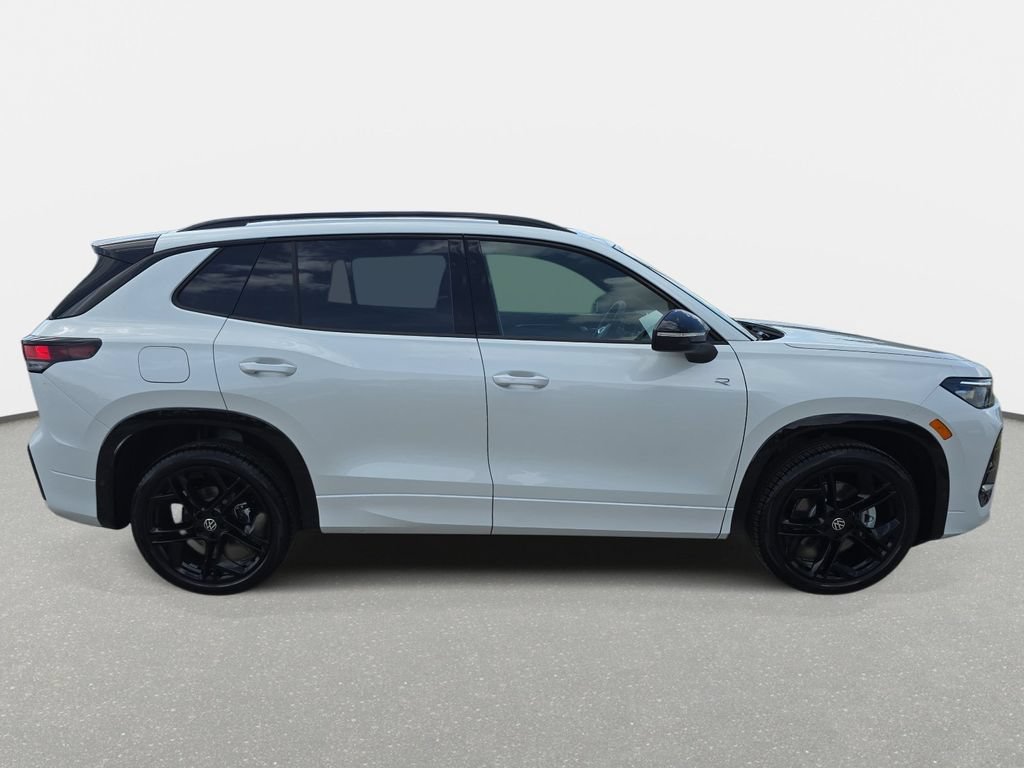 New 2026 Volkswagen Tiguan SE R-Line AWD/4WD image 4