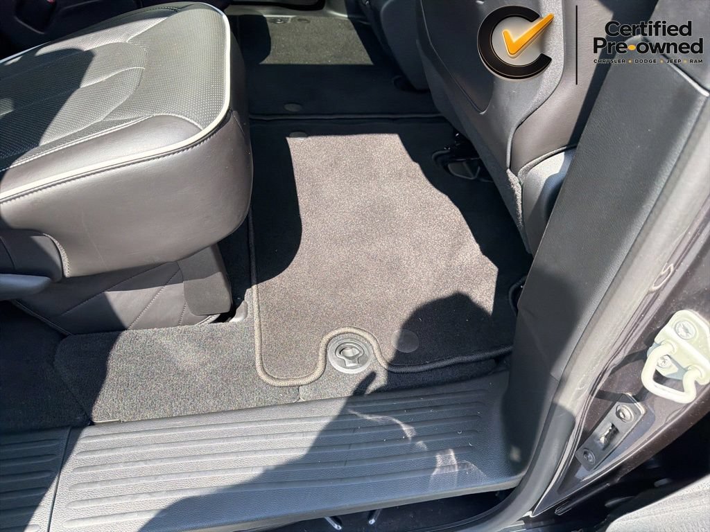 Certified 2023 Chrysler Pacifica Limited w/ Uconnect Theater Family Group AWD/4WD image 31