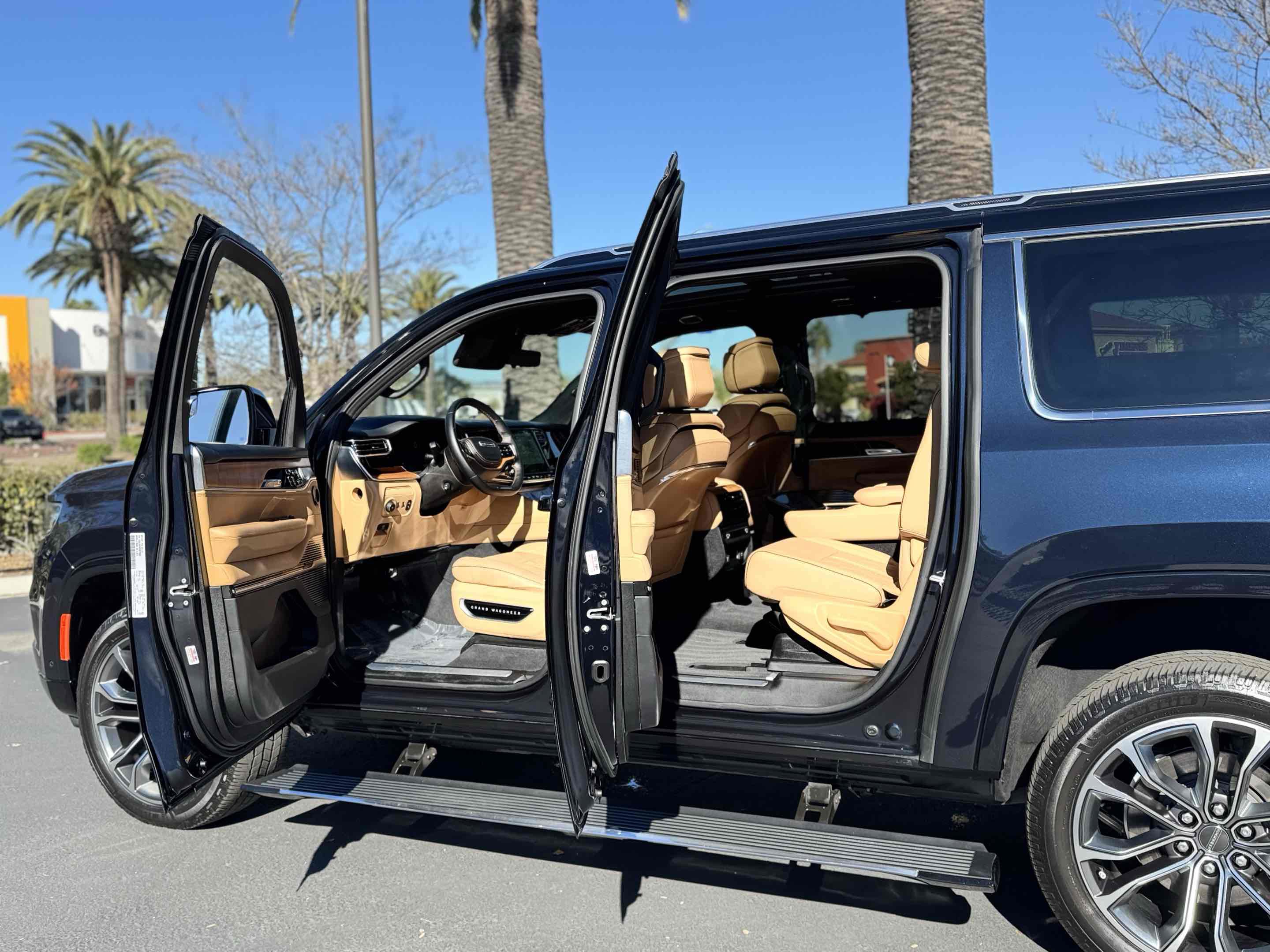 Used 2023 Jeep Grand Wagoneer L Series III image 74