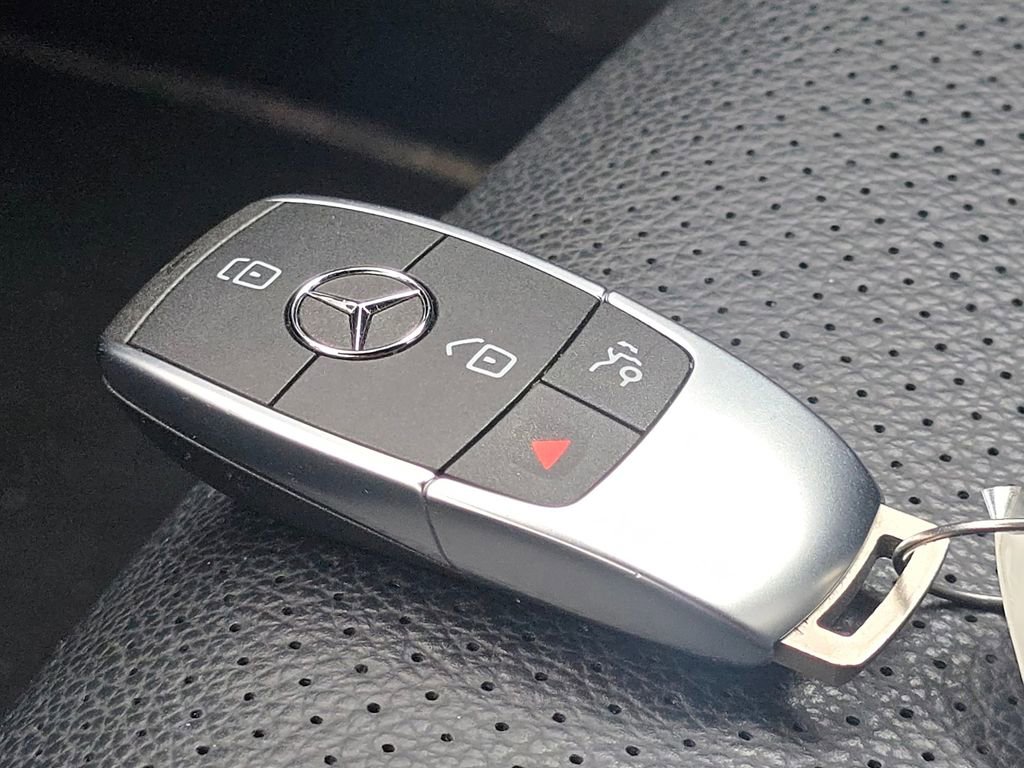 Certified 2022 Mercedes-Benz GLC 300 4MATIC image 36