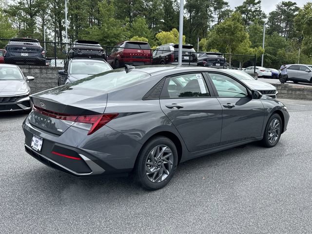 Used 2025 Hyundai Elantra Blue image 7