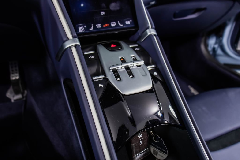 Certified 2025 Ferrari Roma Spider RWD image 5