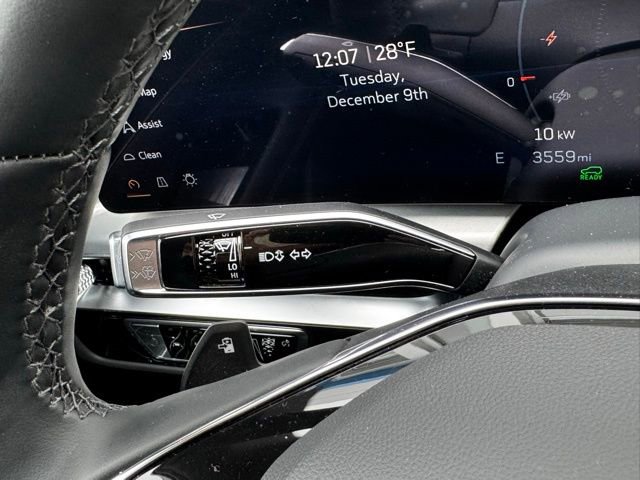 New 2025 Cadillac Lyriq Luxury image 33