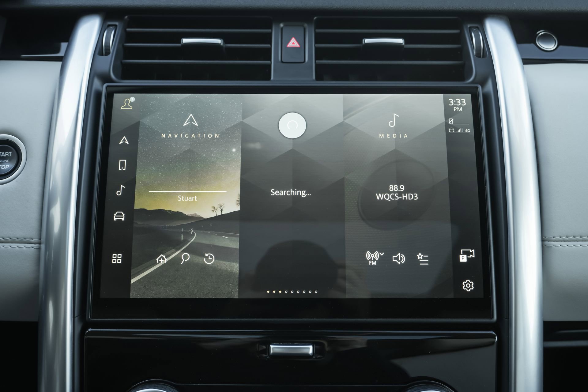 Used 2025 Land Rover Discovery S image 12