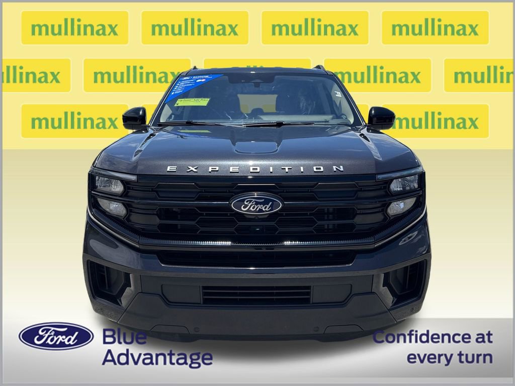Used 2025 Ford Expedition Active RWD image 11