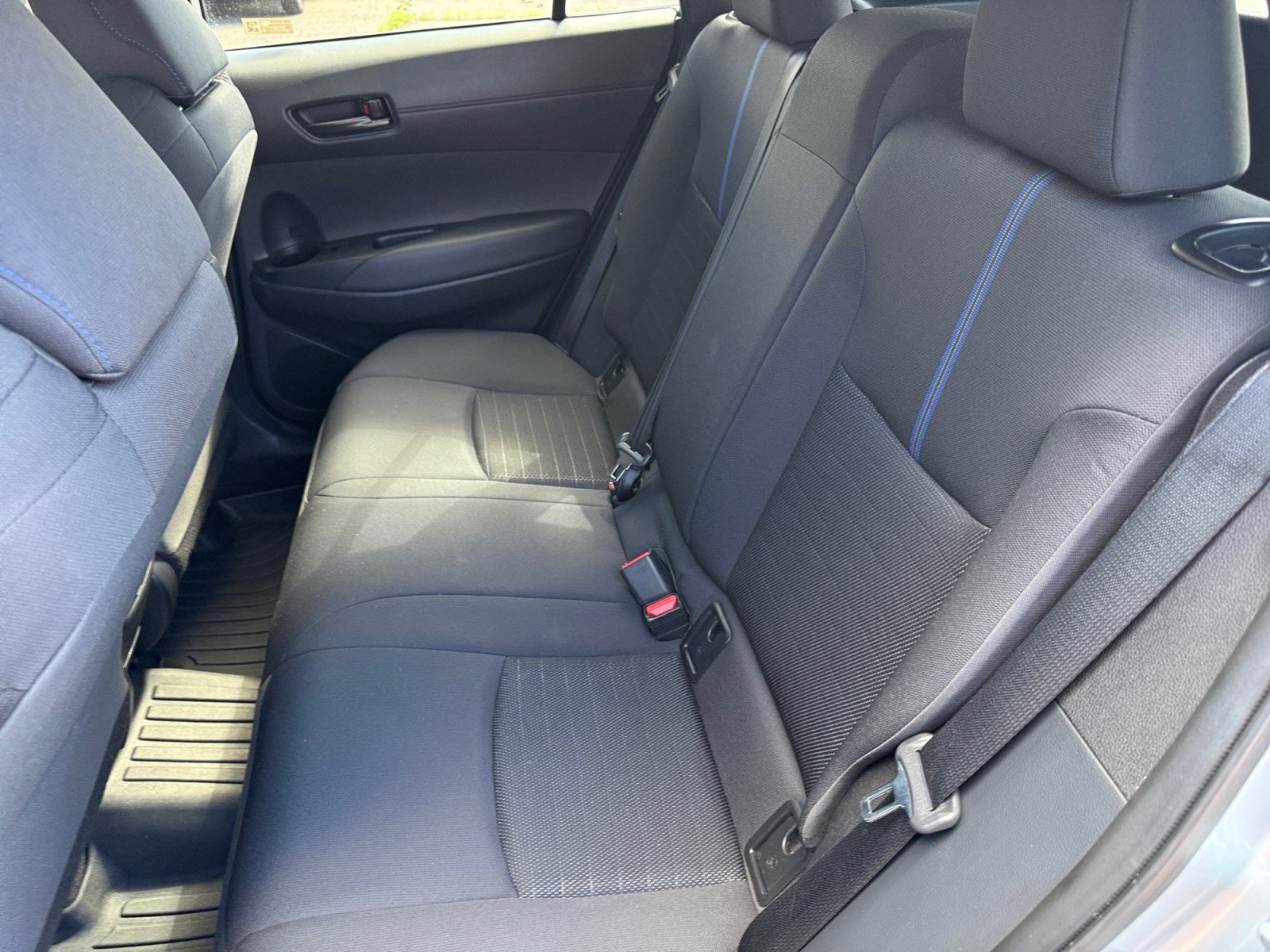 Used 2025 Toyota Corolla Cross AWD Hybrid w/ Moonroof Package image 17