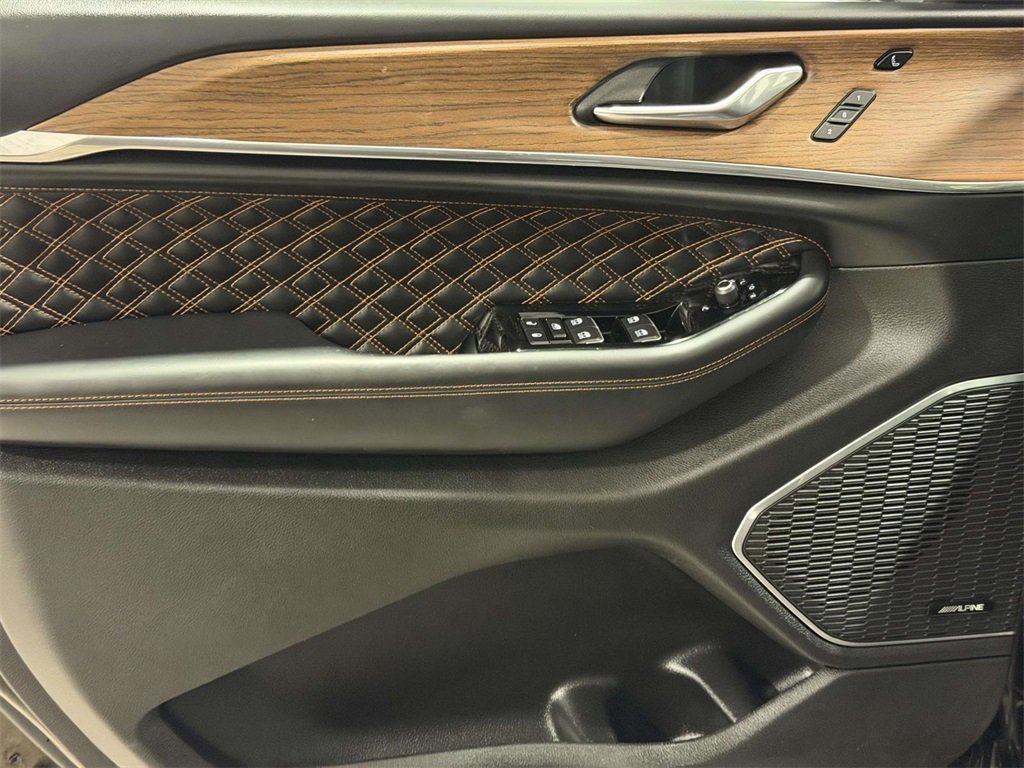 Certified 2022 Jeep Grand Cherokee Summit w/ Luxury Tech Group V image 13