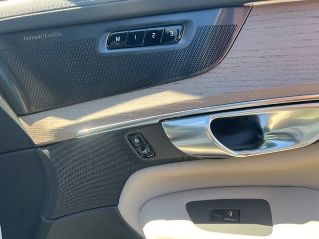 New 2026 Volvo XC90 B6 Ultra image 26