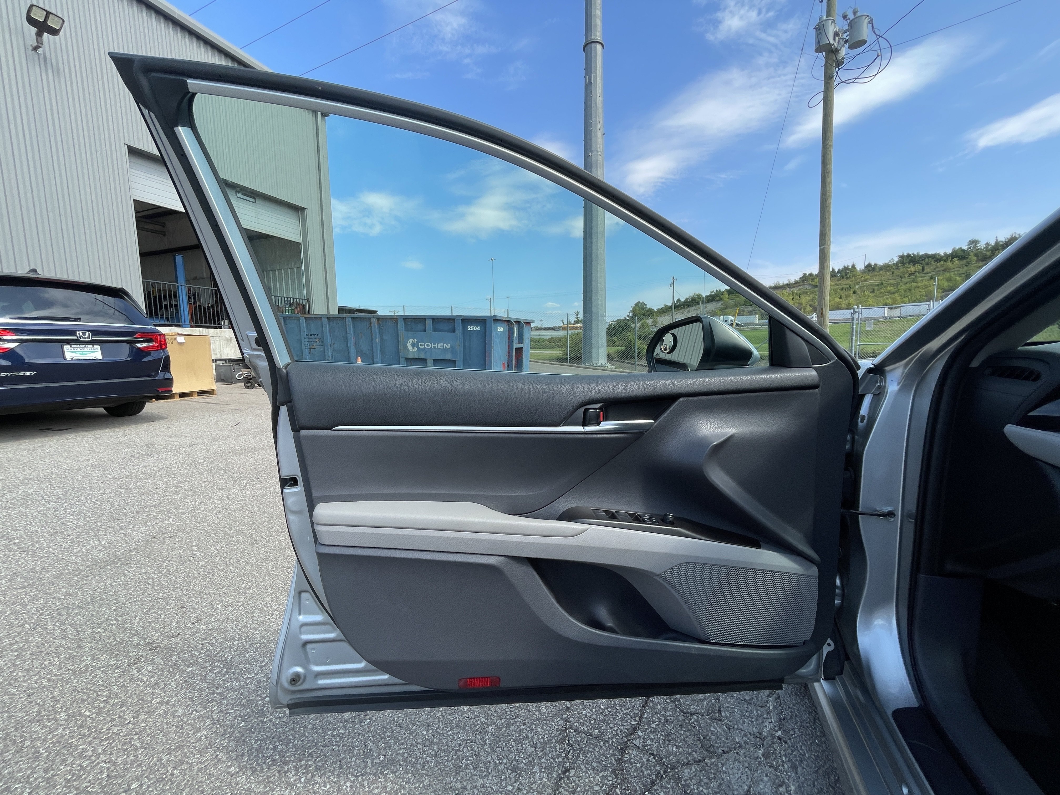 Used 2021 Toyota Camry SE FWD image 11