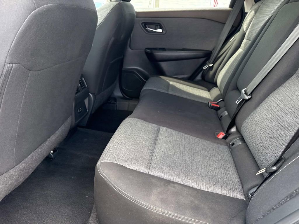 Certified 2023 Nissan Rogue SV AWD/4WD image 13