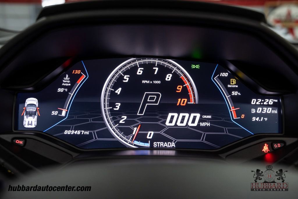 Used 2020 Lamborghini Huracan EVO image 22