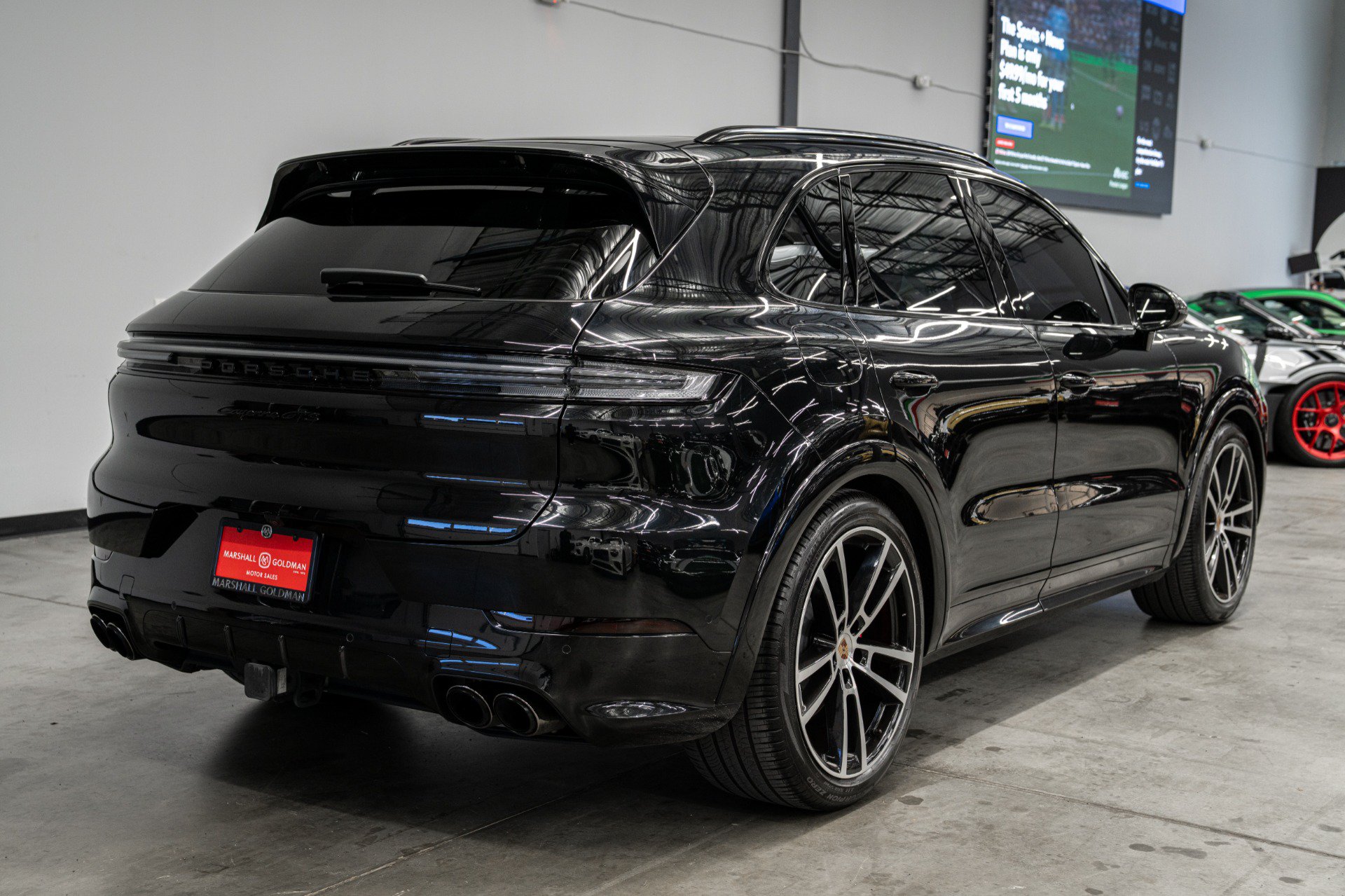 Used 2025 Porsche Cayenne GTS AWD/4WD image 8