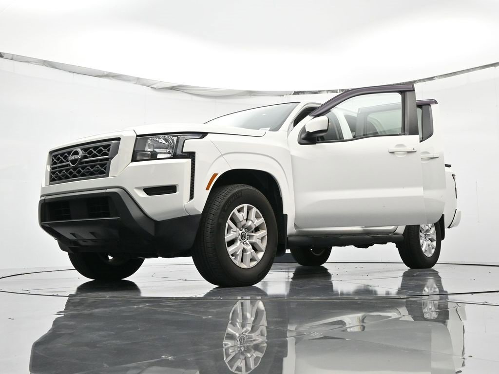 Used 2022 Nissan Frontier SV w/ Technology Package image 45