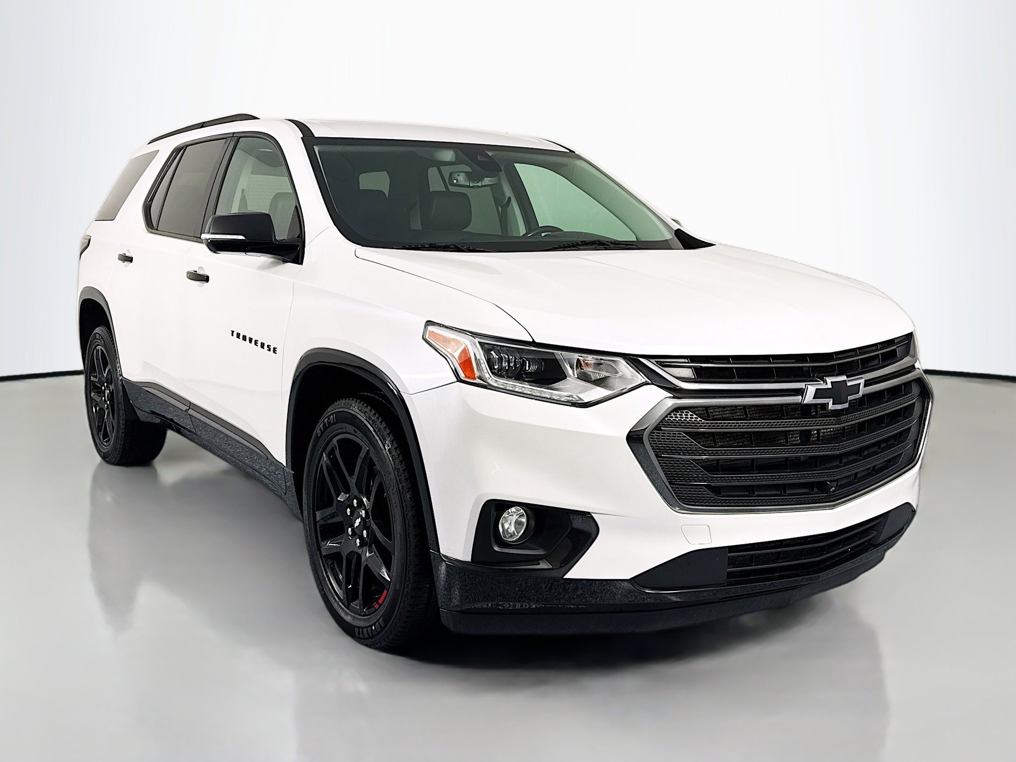 Used 2020 Chevrolet Traverse Premier w/ Redline Edition image 3