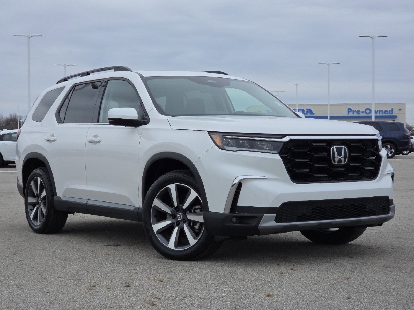 Used 2025 Honda Pilot Touring video 2
