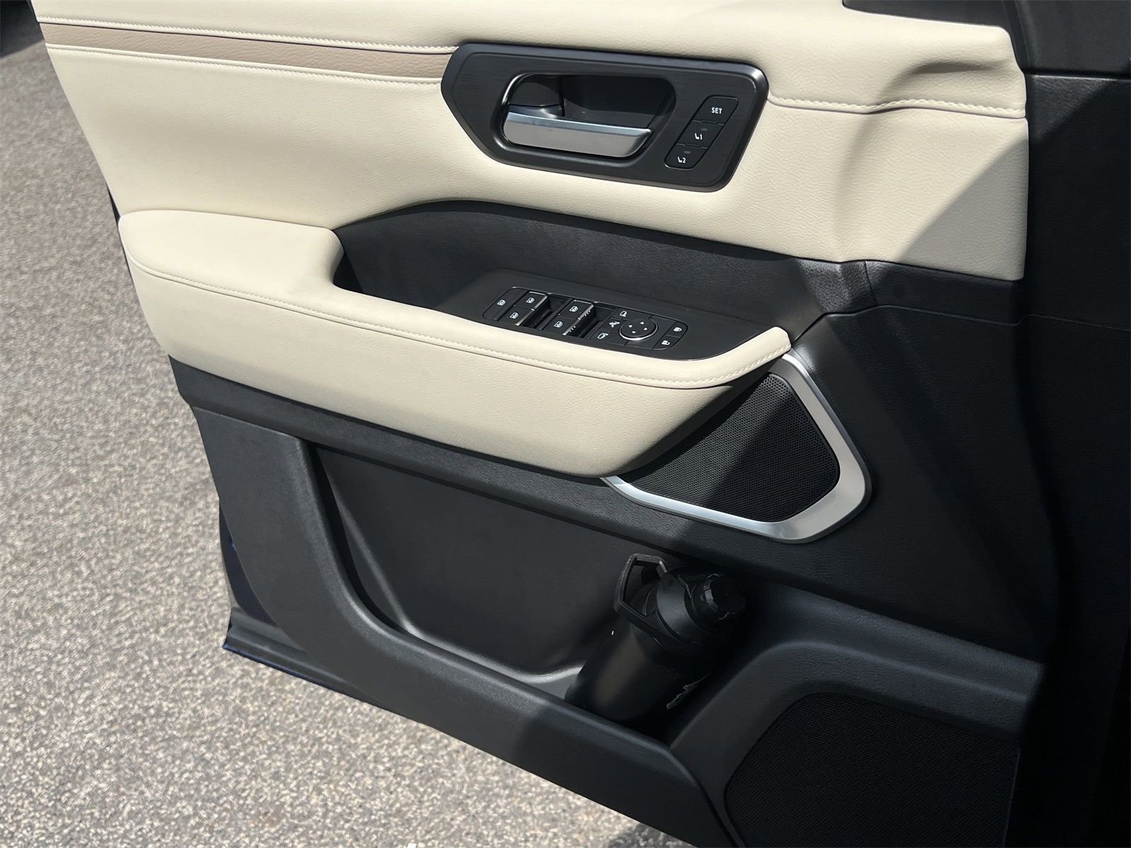 New 2025 Nissan Armada Platinum Reserve image 18