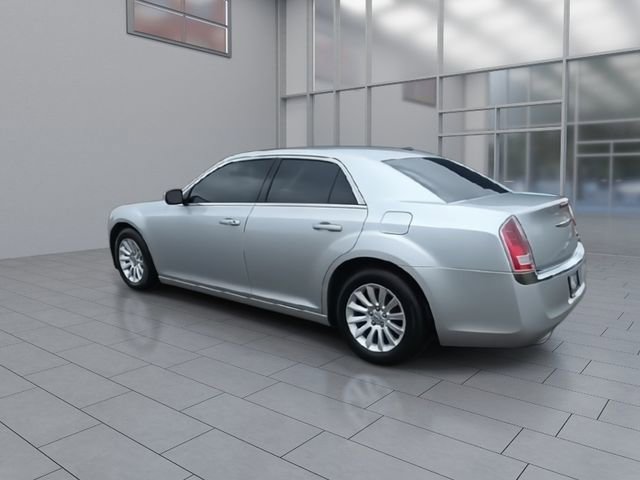 Used 2012 Chrysler 300 RWD image 6