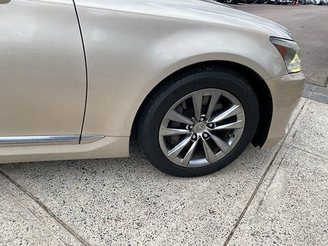 Used 2014 Lexus LS 460 AWD image 15