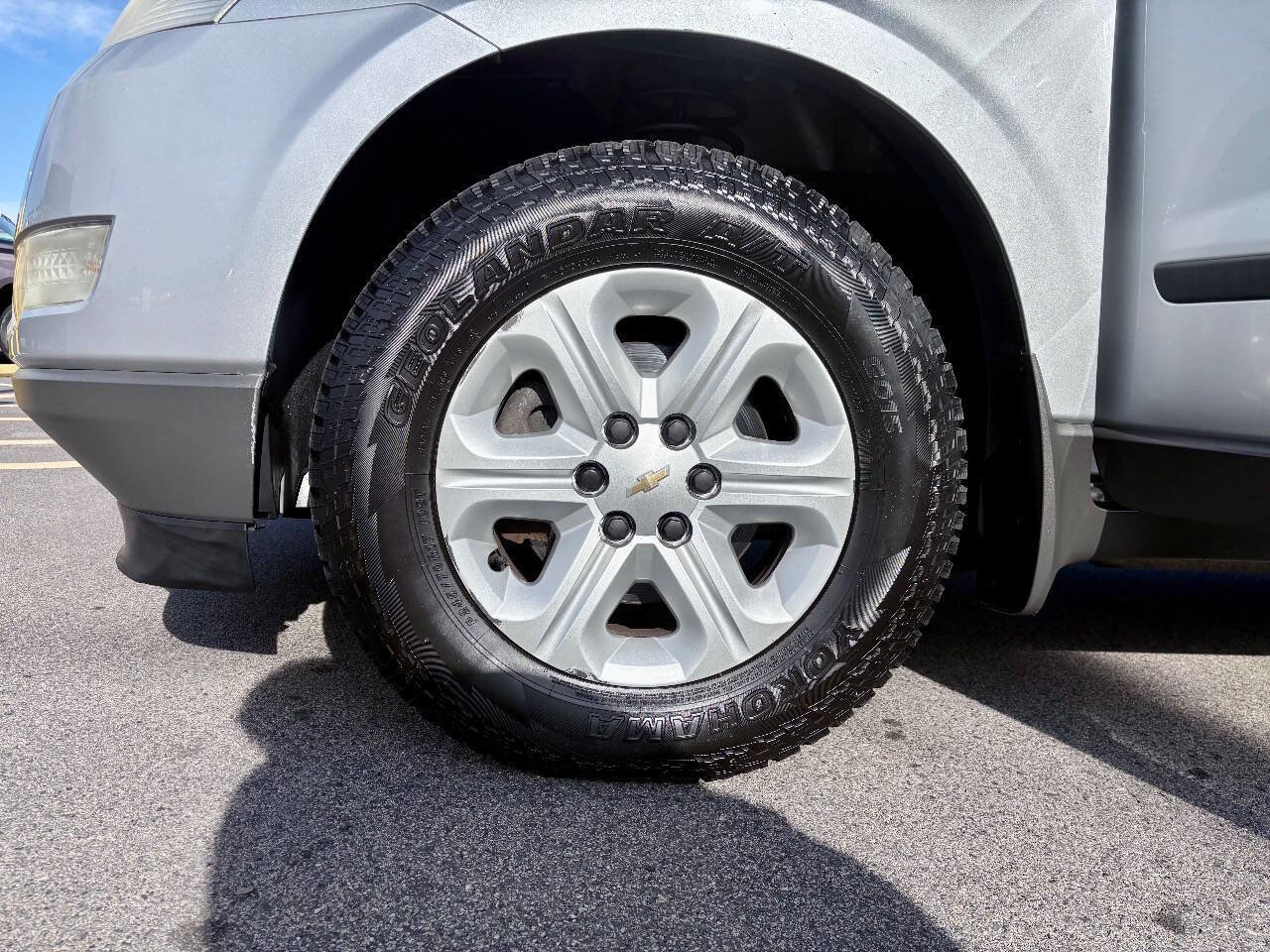 Used 2011 Chevrolet Traverse LS image 39