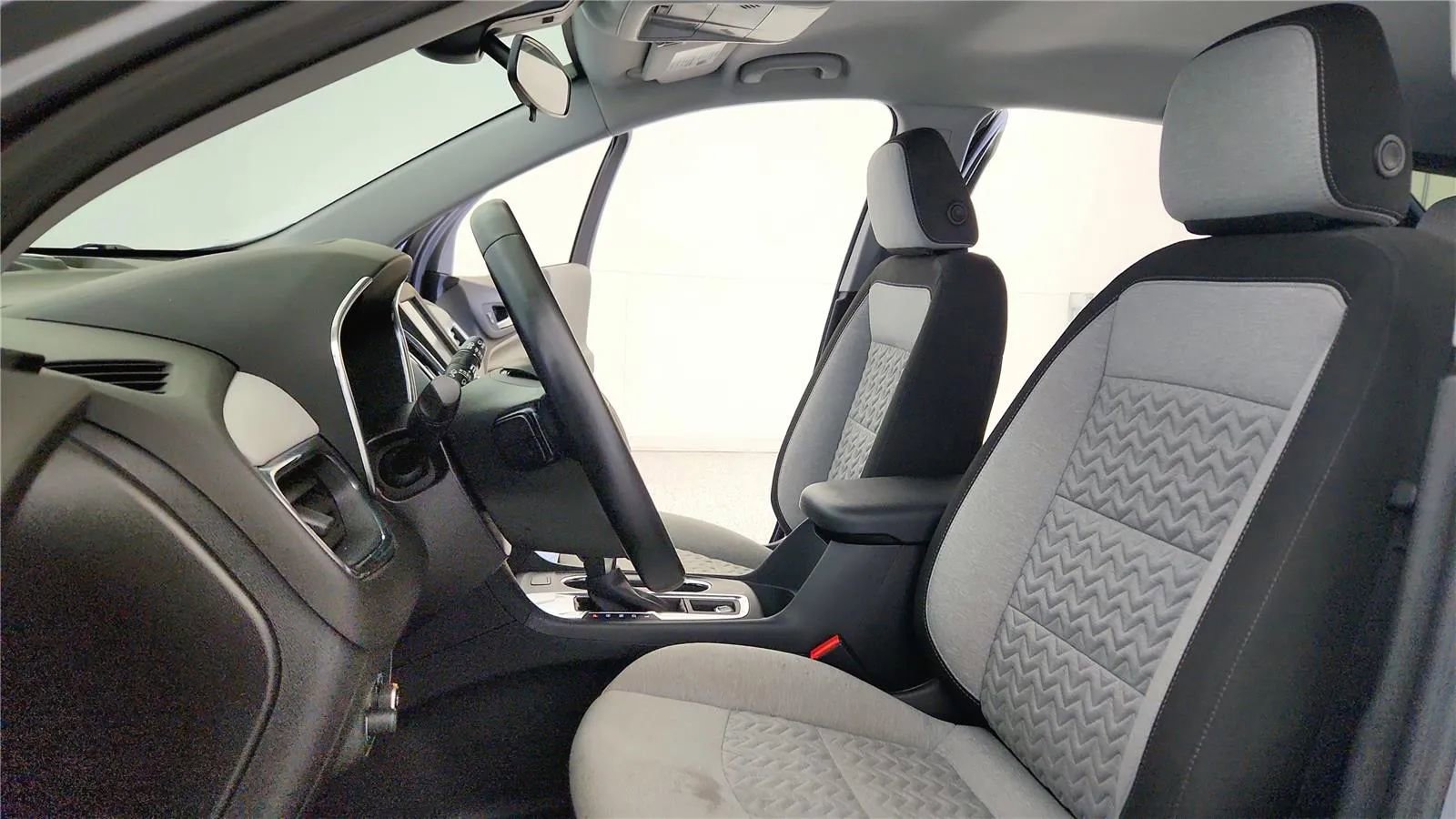 Used 2024 Chevrolet Equinox LT w/ LPO, Floor Liner Package image 27