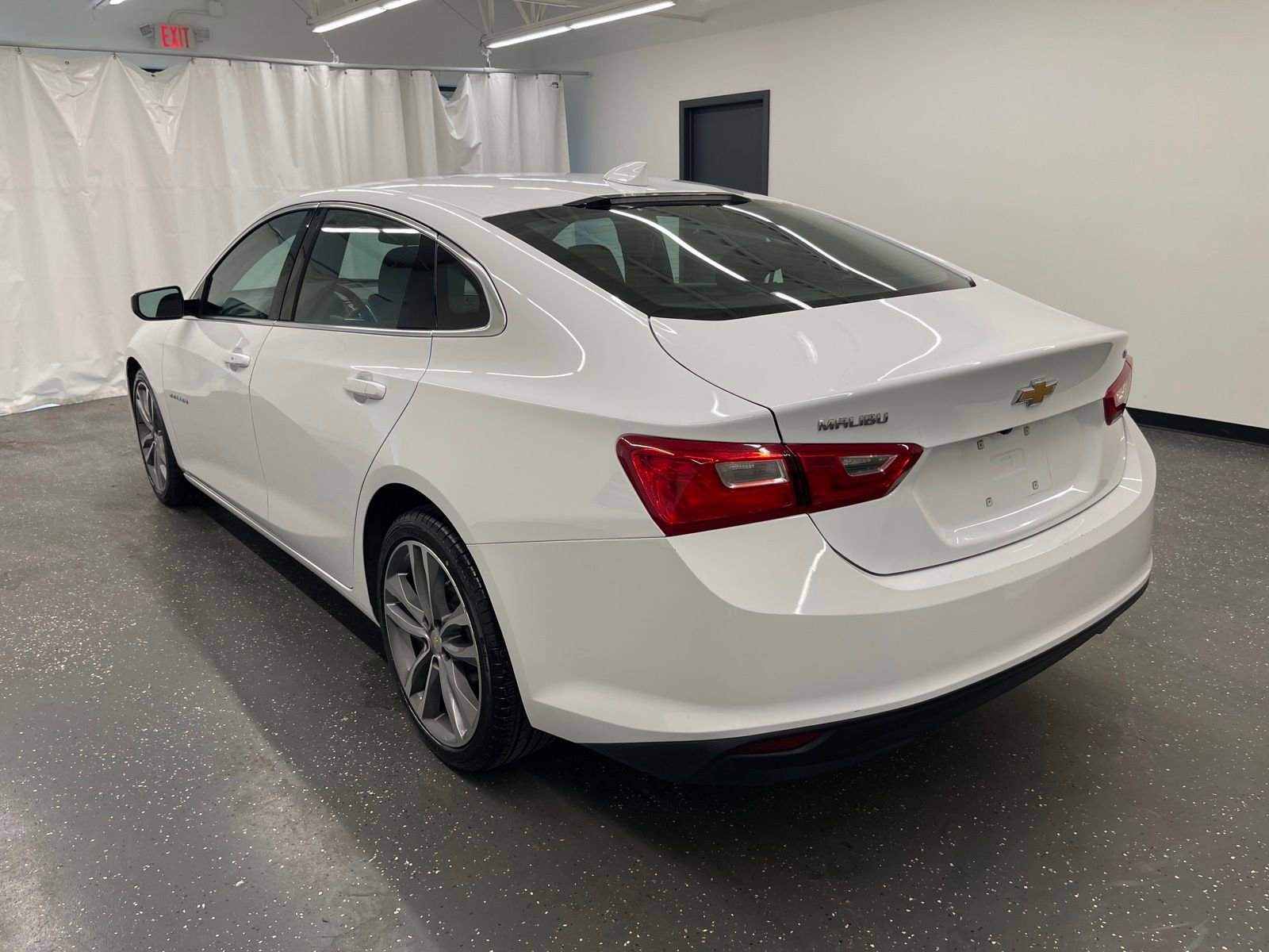 Used 2023 Chevrolet Malibu LT image 3