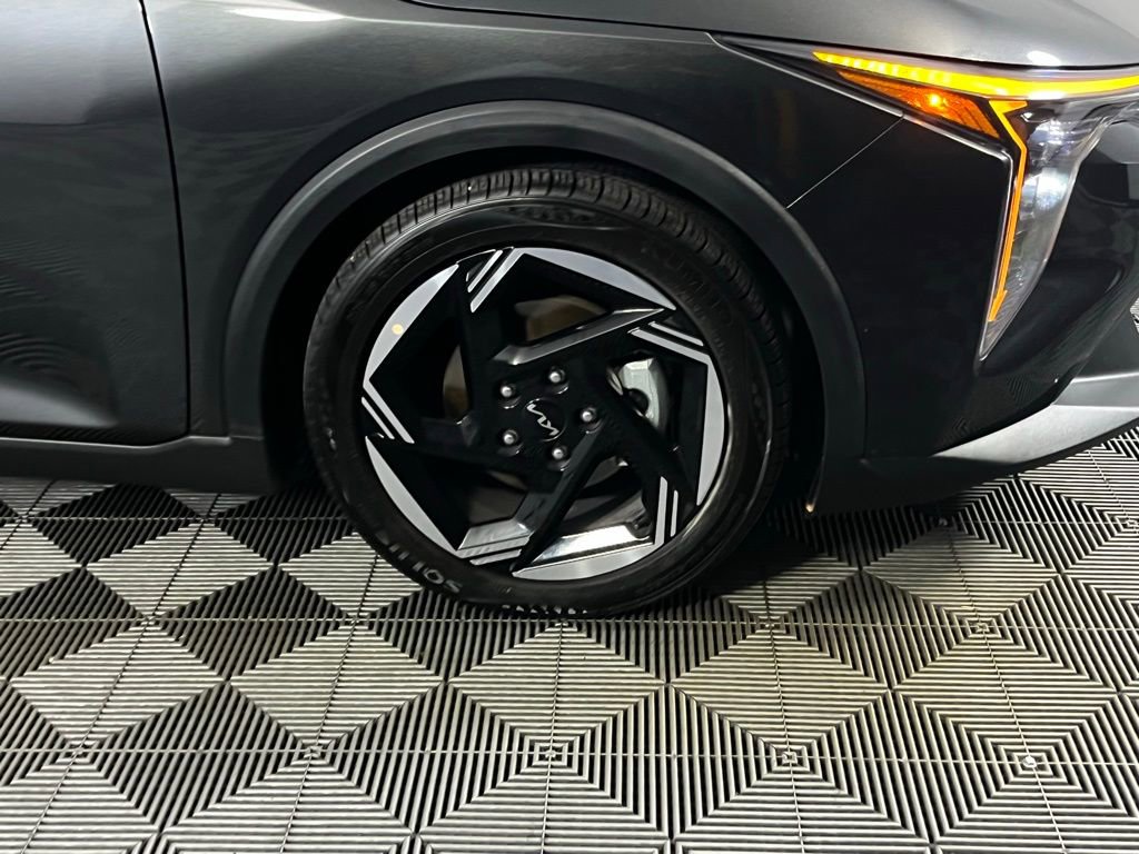 Used 2025 Kia K4 EX image 11