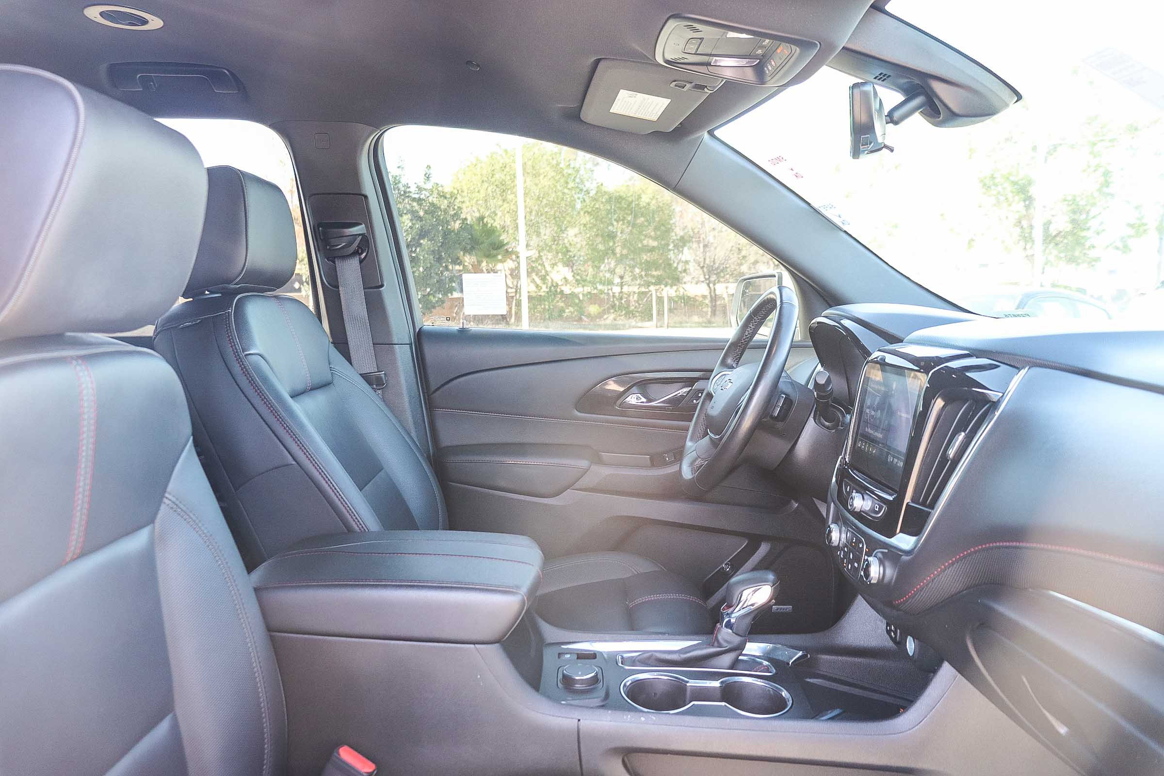 Used 2023 Chevrolet Traverse RS w/ LPO, Cargo Package image 17