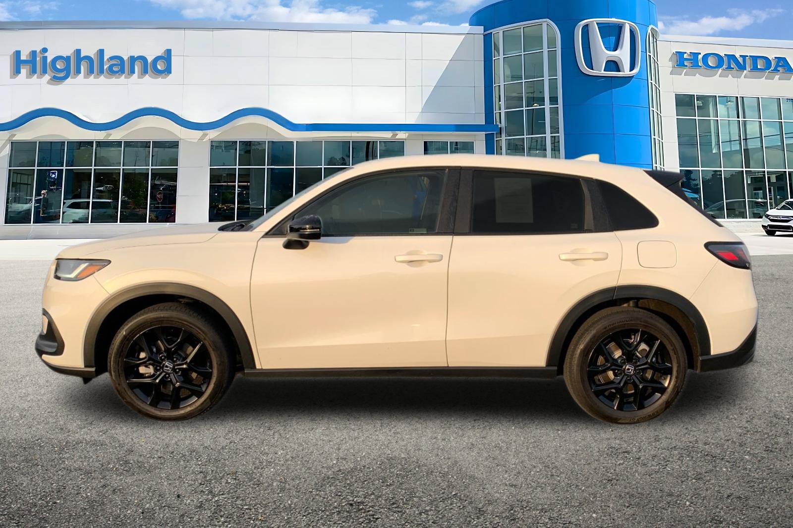Used 2024 Honda HR-V Sport image 2