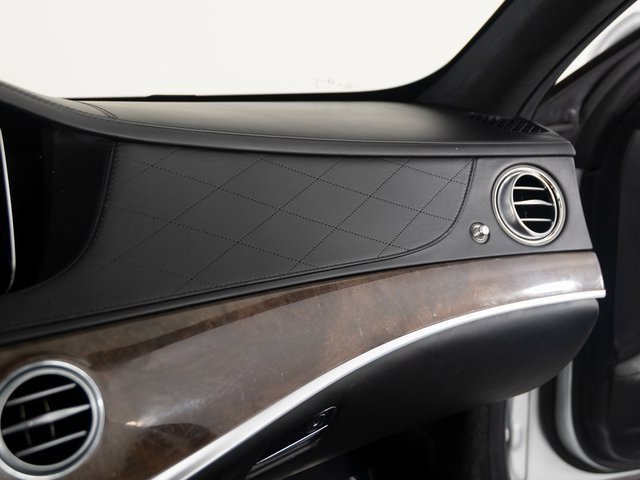 Used 2019 Mercedes-Benz S 560 Sedan w/ AMG Line Exterior image 25