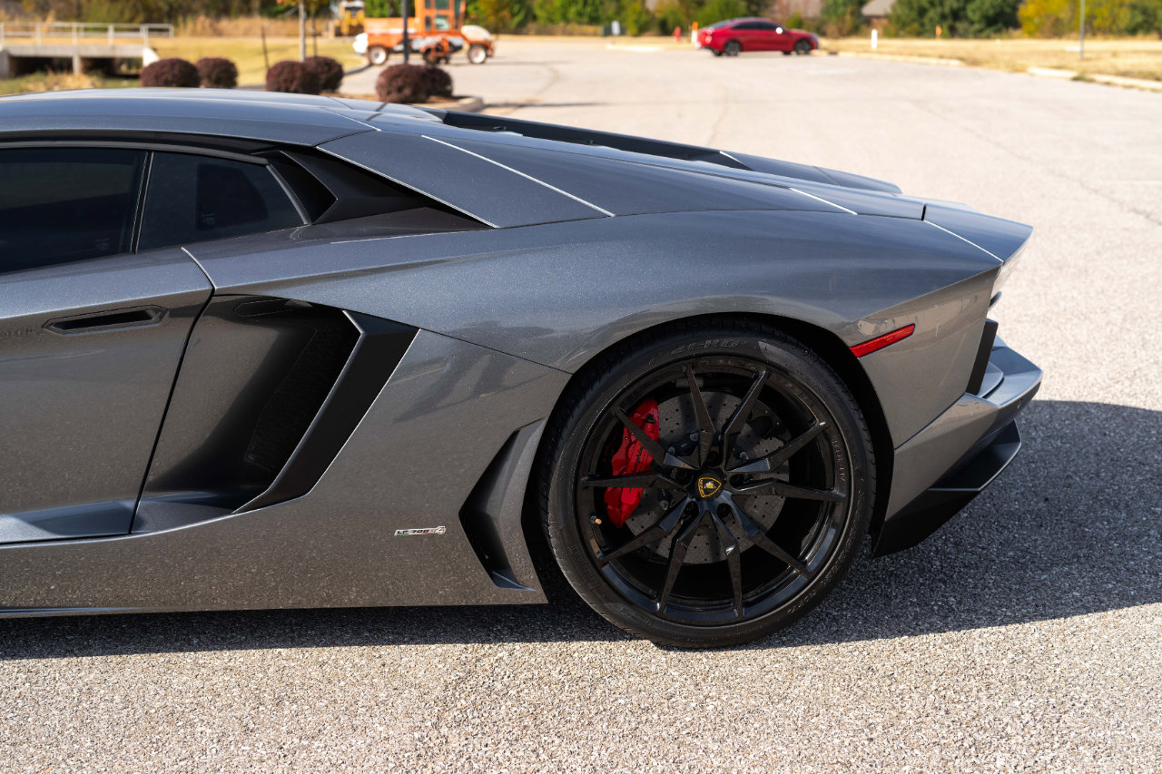 Used 2014 Lamborghini Aventador LP 700-4 image 19