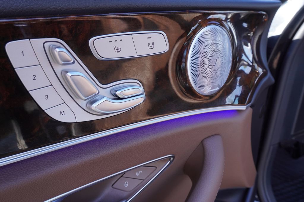 Used 2019 Mercedes-Benz E 300 E 300 image 17