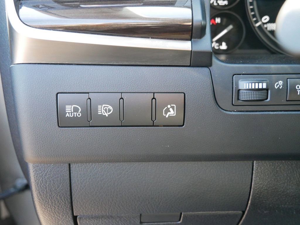 Used 2018 Lexus LX 570 4WD image 18