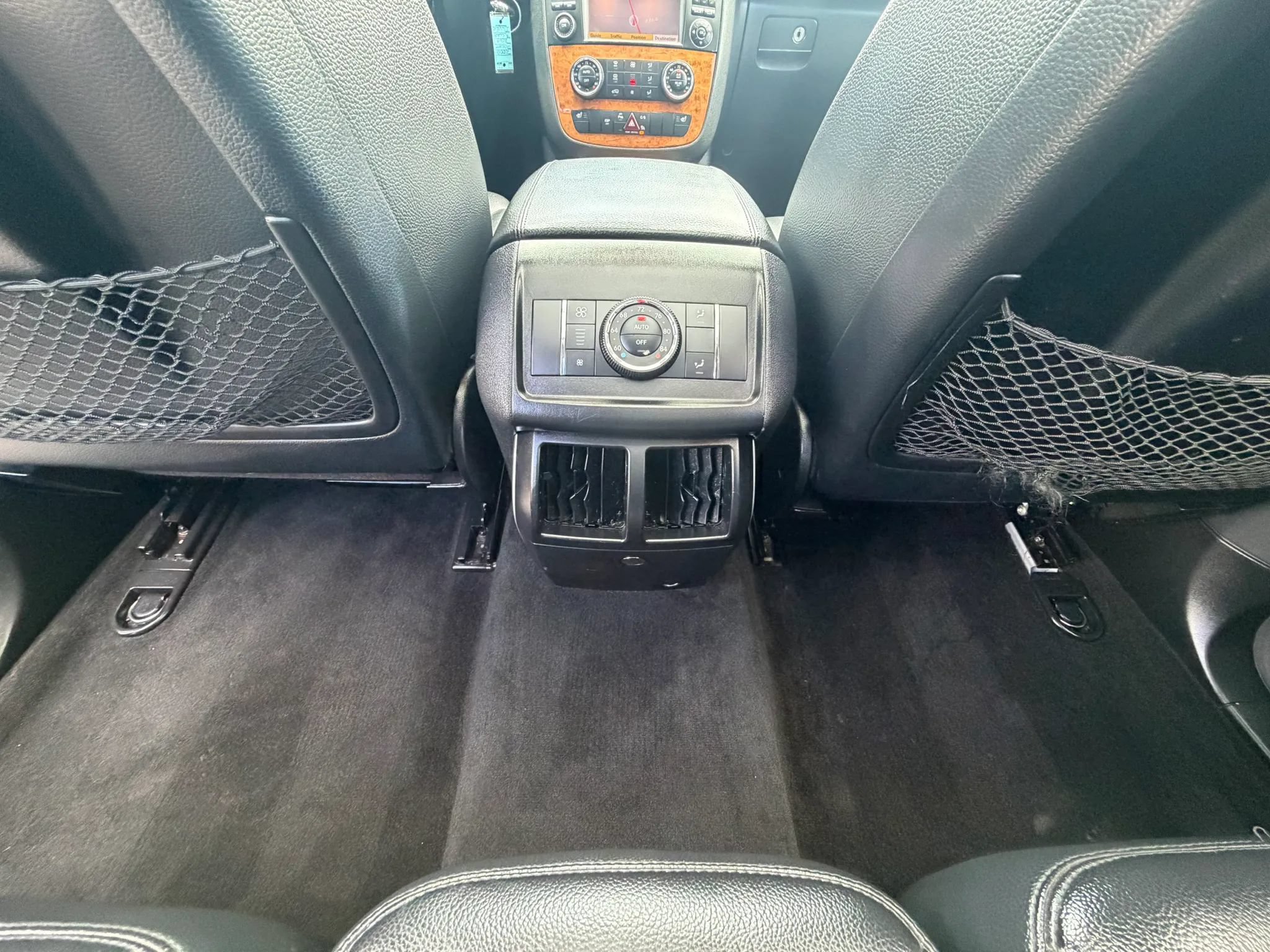 Used 2009 Mercedes-Benz R 350 4MATIC image 33