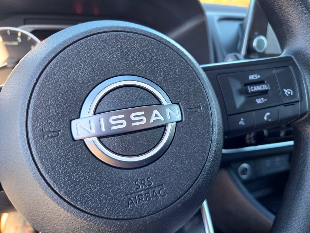 Used 2023 Nissan Rogue S AWD/4WD image 26