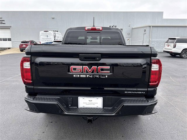 Used 2025 GMC Canyon Denali image 3