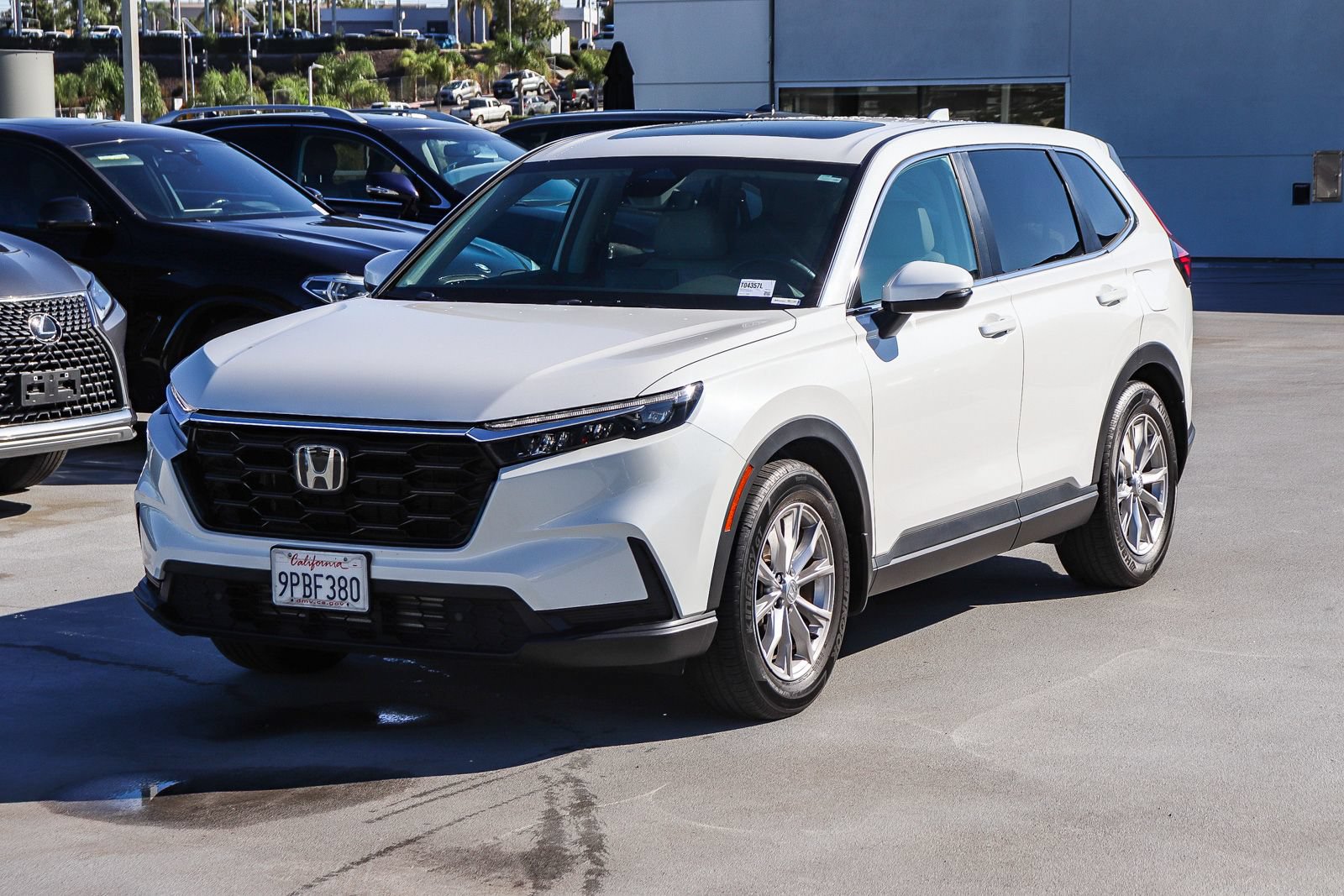 Used 2025 Honda CR-V EX-L image 3