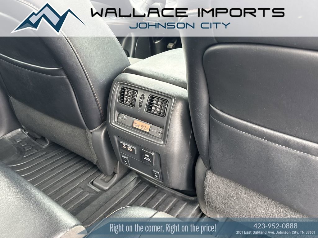 Used 2020 Nissan Pathfinder SL image 43