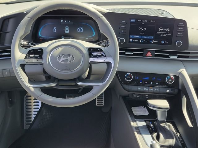 New 2026 Hyundai Elantra Sport image 4